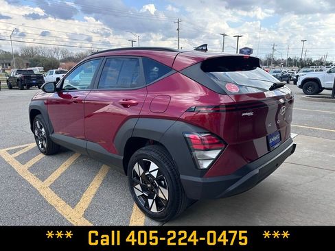 Used 2025 Hyundai Kona SEL image 5