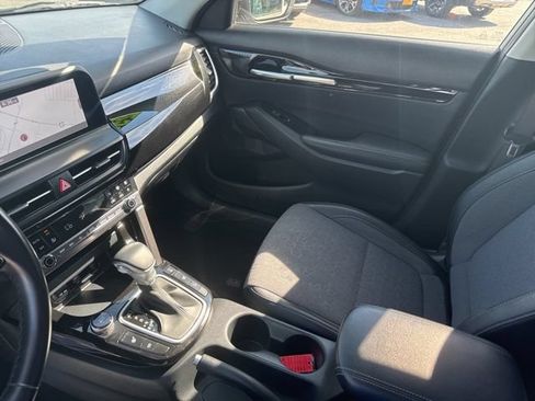 Certified 2024 Kia Seltos S AWD/4WD image 23