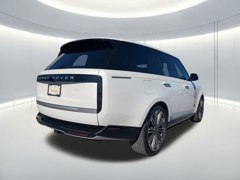 Used 2024 Land Rover Range Rover Autobiography image 4
