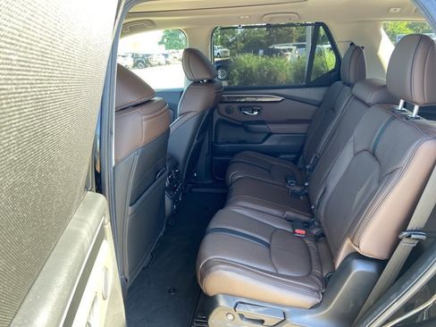 Used 2025 Honda Pilot Elite image 47