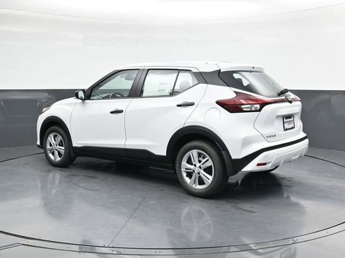 Certified 2025 Nissan Kicks Play S FWD image 11