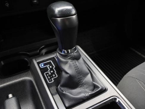 Used 2016 Toyota Tacoma TRD Off-Road image 47