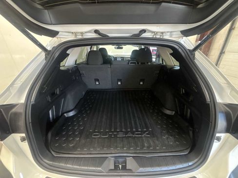 Used 2025 Subaru Outback Premium AWD/4WD image 19