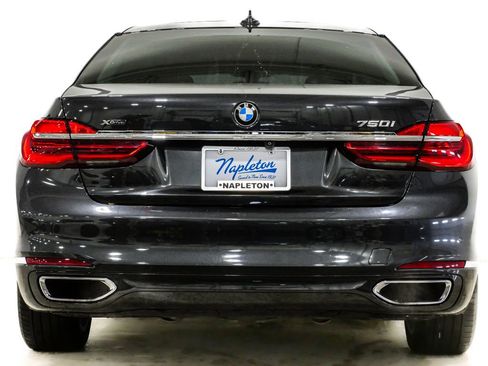 Used 2019 BMW 750i xDrive w/ Executive Package image 8