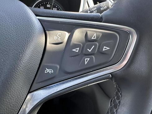 Used 2024 Chevrolet Equinox LT FWD image 17