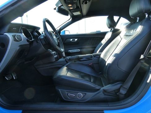Used 2017 Ford Mustang Premium image 16