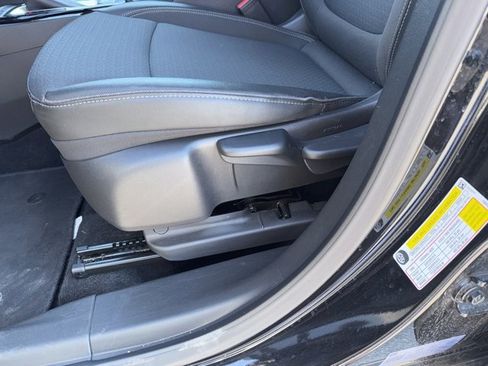 Used 2025 Buick Encore GX Preferred image 30