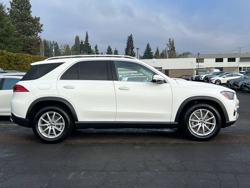 Certified 2025 Mercedes-Benz GLE 450e 4MATIC image 3