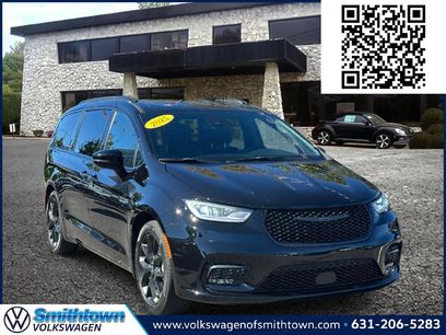 Used 2025 Chrysler Pacifica Limited