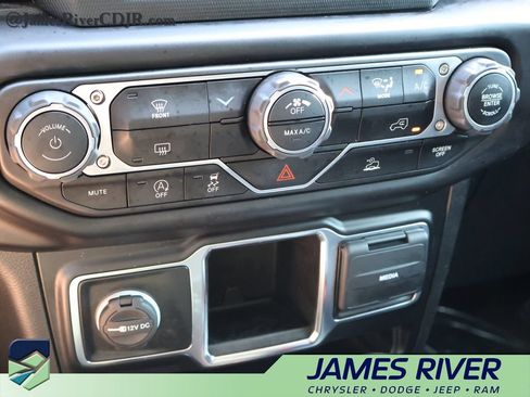 Used 2022 Jeep Wrangler Unlimited Sport AWD/4WD image 35