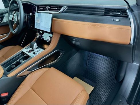 Used 2026 Jaguar F-PACE R-Dynamic S image 28