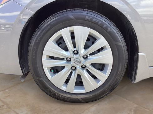 Used 2025 Nissan Sentra S FWD image 28