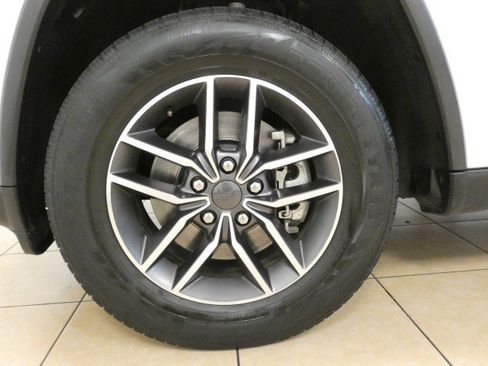 Used 2021 Jeep Grand Cherokee Limited AWD/4WD image 43