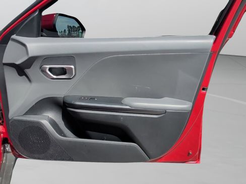 Used 2025 Kia K4 LXS image 31