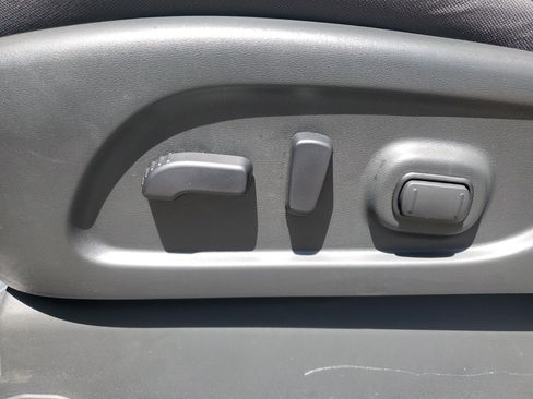 Certified 2024 Nissan Titan SV w/ SV Convenience Package image 10