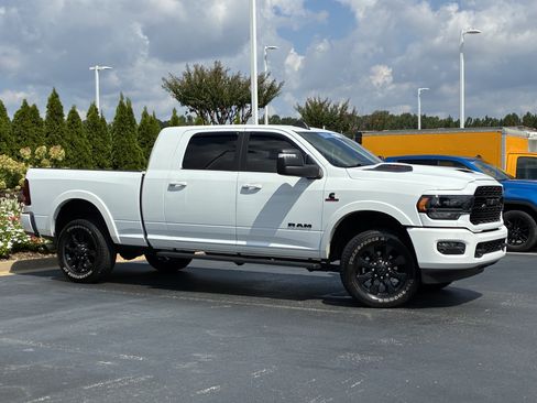 Used 2023 RAM 2500 Limited w/ Night Edition AWD/4WD image 3