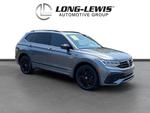 Certified 2022 Volkswagen Tiguan SE R-Line FWD image 10