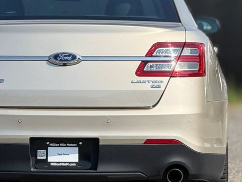 Used 2018 Ford Taurus Limited w/ Driver Assist Package AWD/4WD image 14