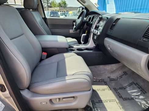 Used 2008 Toyota Sequoia Limited RWD image 32