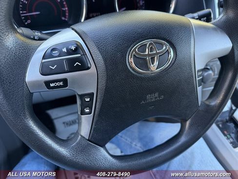 Used 2013 Toyota Highlander Plus AWD/4WD image 18