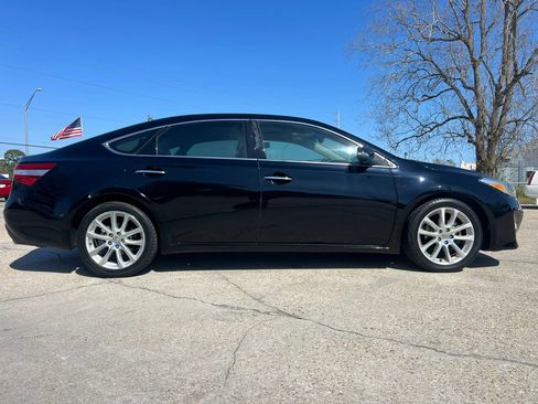 Used 2013 Toyota Avalon Limited image 2