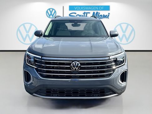 New 2026 Volkswagen Atlas SE FWD image 2