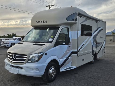 Used 2017 Mercedes-Benz Sprinter 3500 image 4