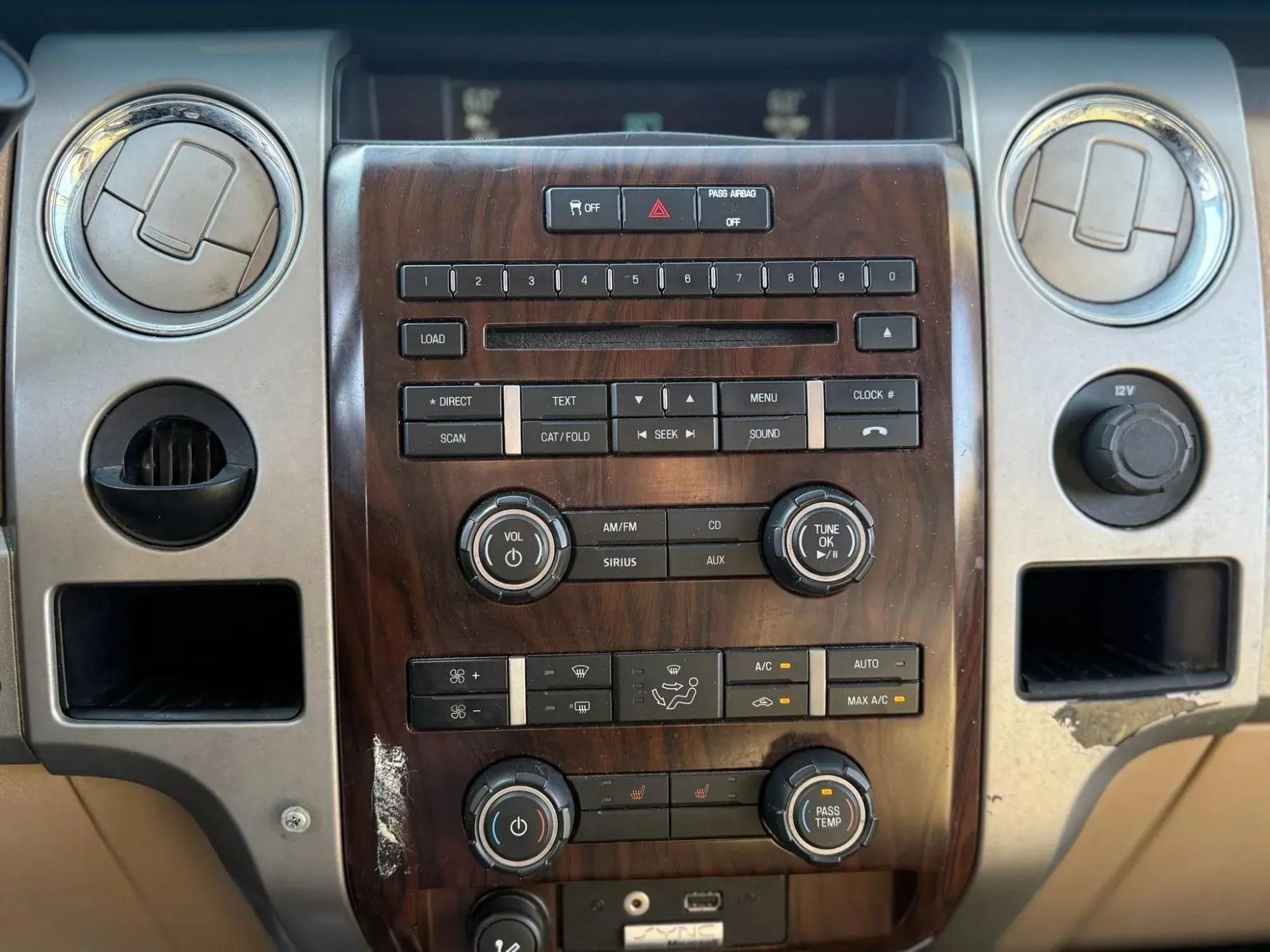 Used 2012 Ford F150 Lariat w/ Lariat Chrome Pkg RWD image 25