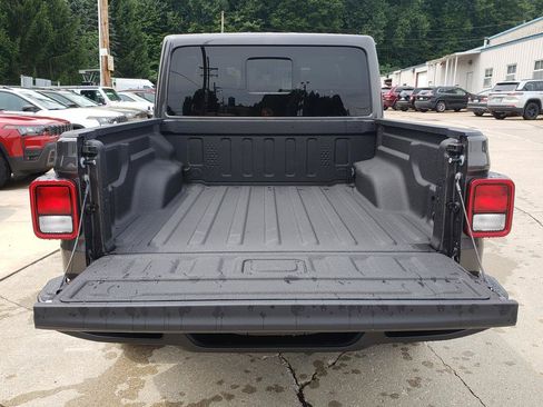 New 2026 Jeep Gladiator Sport AWD/4WD image 9