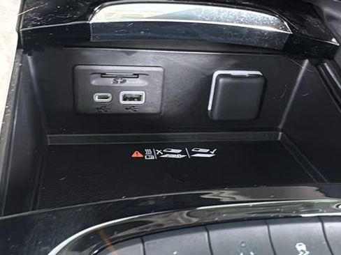 Used 2023 Buick Envision Avenir image 30