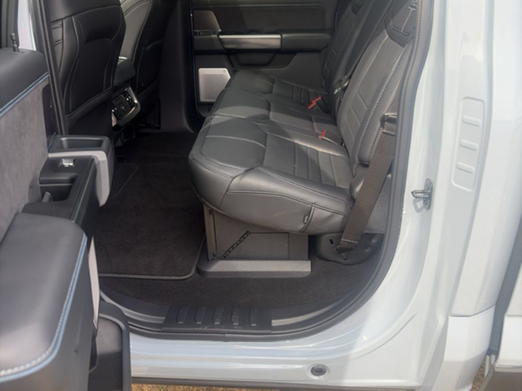 Used 2026 Ford F450 Platinum AWD/4WD image 12