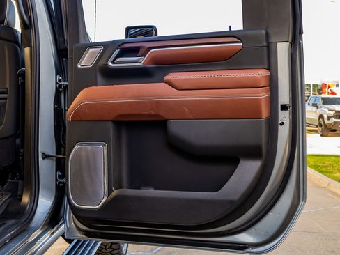 Used 2026 GMC Sierra 3500 Denali Ultimate image 39