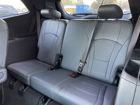 Used 2022 Buick Enclave Premium image 28