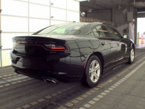 Used 2020 Dodge Charger SXT w/ Leather Interior Group RWD image 4