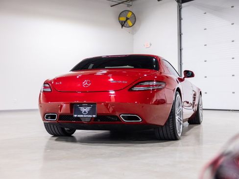 Used 2012 Mercedes-Benz SLS AMG Coupe image 4