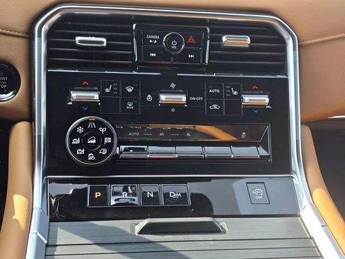 Used 2025 Nissan Armada SL w/ Captain's Chari Seat Package image 32