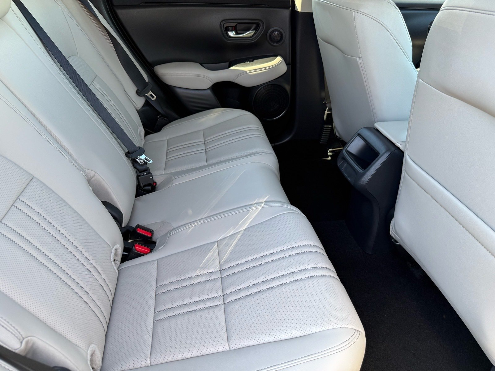 Used 2027 Honda HR-V EX-L image 30