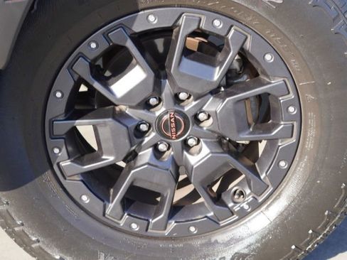 Used 2022 Nissan Frontier Pro-X w/ Pro-X Premium Package RWD image 14