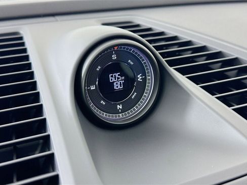 New 2026 Porsche Macan Electric image 17