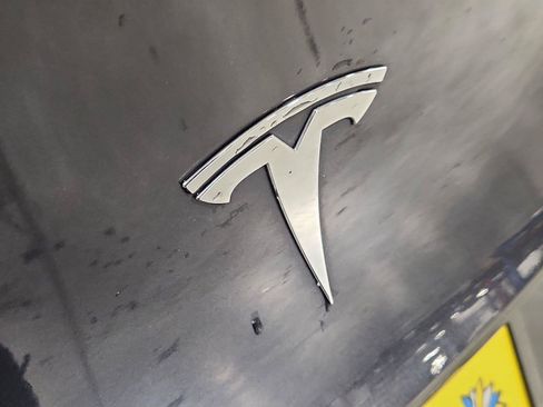 Used 2024 Tesla Model Y Long Range AWD/4WD image 30