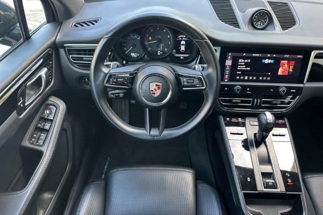 Used 2023 Porsche Macan AWD/4WD image 13