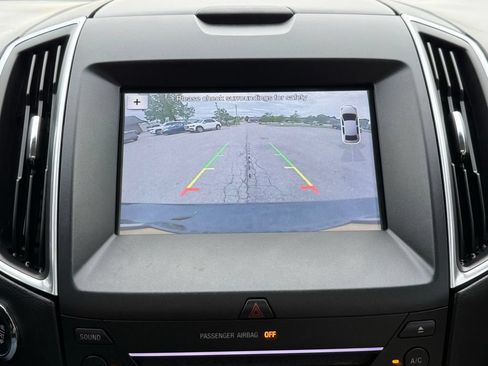 Used 2017 Ford Edge Titanium w/ Equipment Group 301A FWD image 34