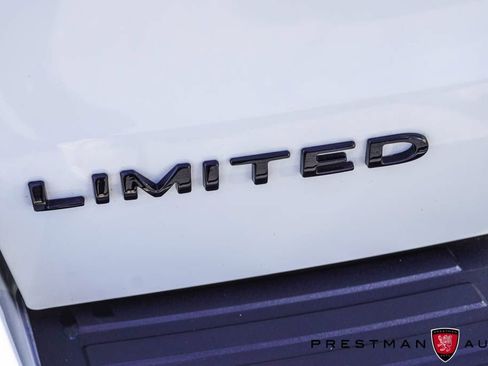 Used 2024 Ford Expedition Limited AWD/4WD image 5