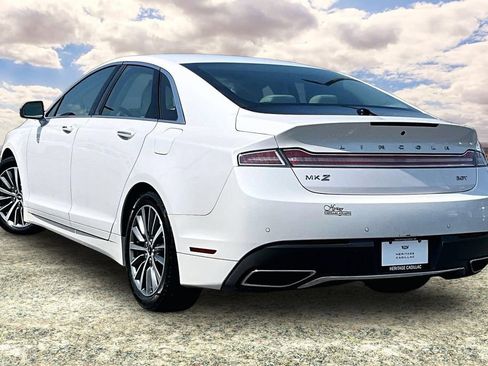 Used 2020 Lincoln MKZ w/ Convenience Package FWD image 4
