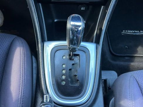 Used 2013 Chrysler 200 Touring image 22