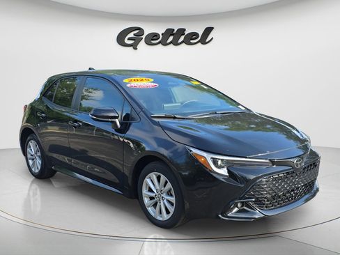 Used 2025 Toyota Corolla SE FWD image 3