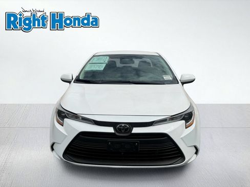 Used 2024 Toyota Corolla LE FWD image 5