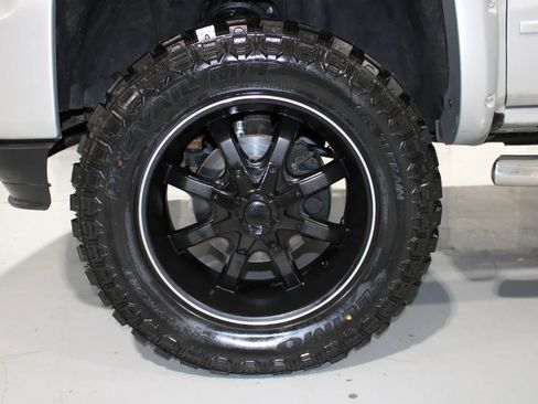 Used 2018 Chevrolet Silverado 1500 LT w/ All Star Edition image 14