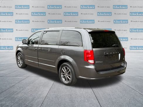 Used 2017 Dodge Grand Caravan GT image 2