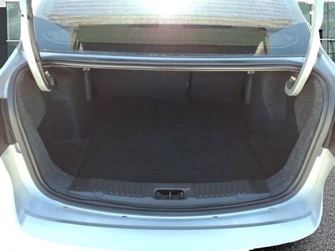 Used 2016 Ford Fiesta SE image 12